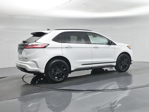 Used 2022 Ford Edge SE w/ Black Appearance Package AWD/4WD image 27