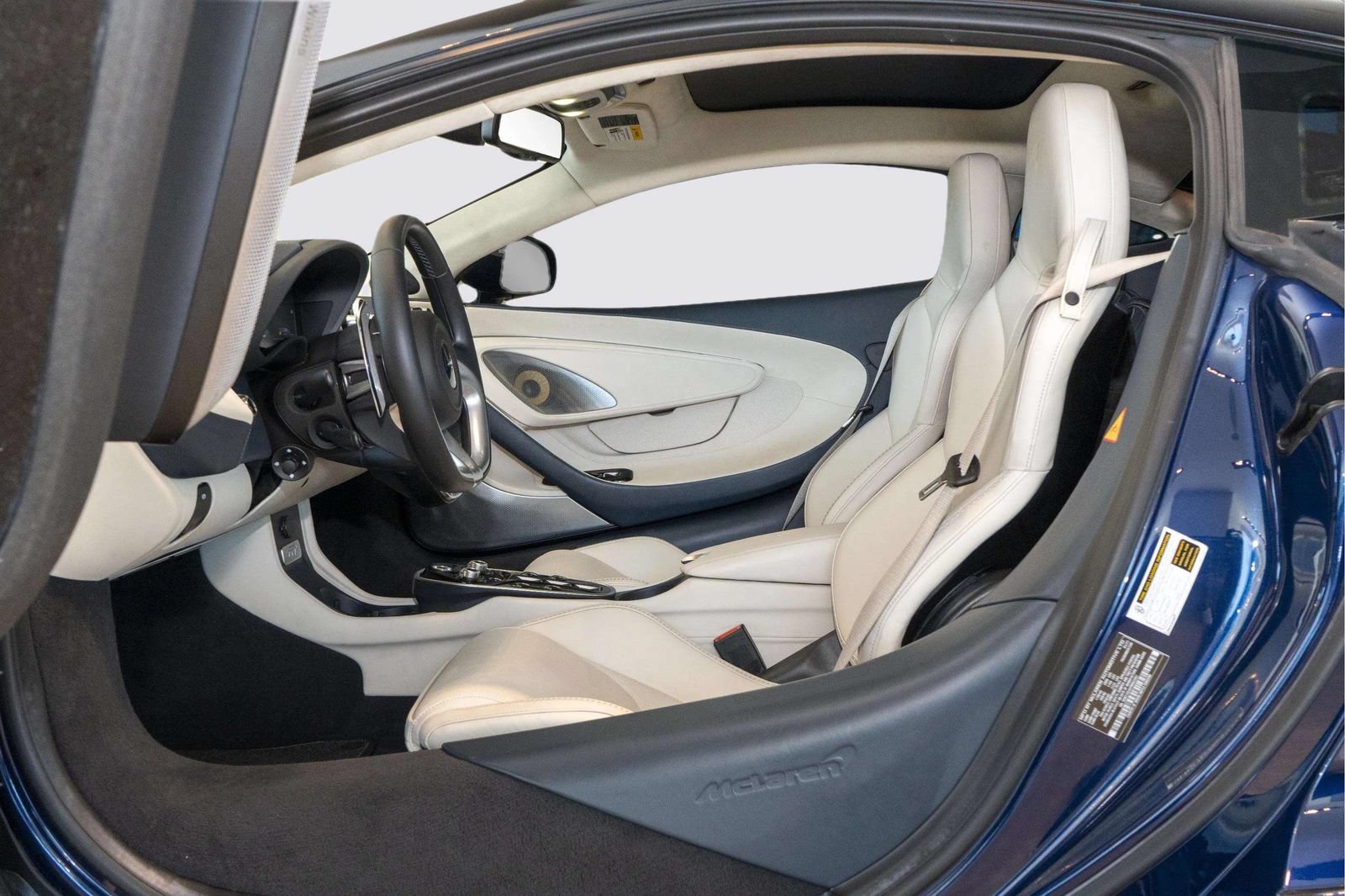 Used 2023 McLaren GT RWD image 10