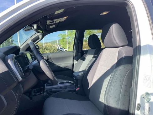 Used 2023 Toyota Tacoma TRD Off-Road w/ Technology Package AWD/4WD image 20