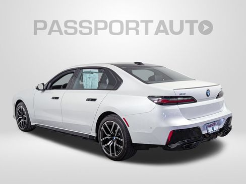 Certified 2024 BMW 760i xDrive AWD/4WD image 3