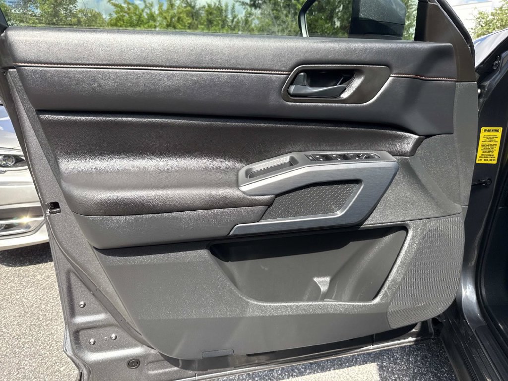 Used 2025 Nissan Pathfinder Rock Creek AWD/4WD image 21