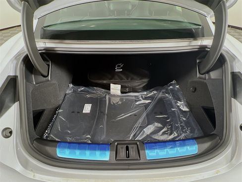 New 2025 Porsche Taycan image 27