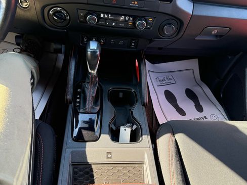 Used 2022 Nissan Frontier PRO-4X image 22