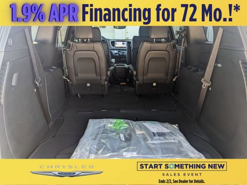 New 2026 Chrysler Pacifica Select image 15