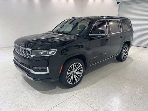 Used 2023 Jeep Grand Wagoneer Series III image 1