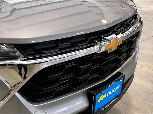 Used 2024 Chevrolet Trax LS FWD image 33