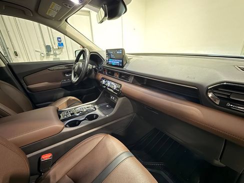 Used 2025 Honda Pilot Elite image 33
