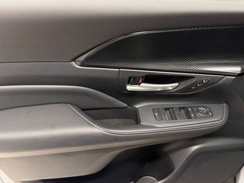 Used 2026 Toyota Grand Highlander AWD Hybrid image 11