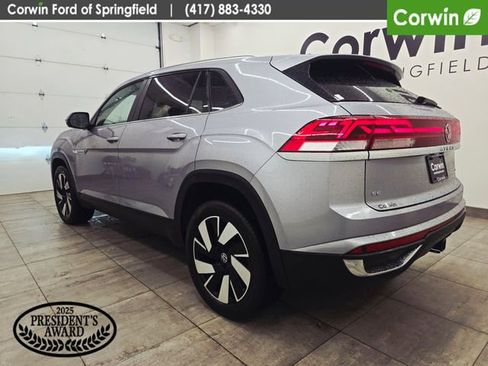 Used 2024 Volkswagen Atlas Cross Sport SE image 3