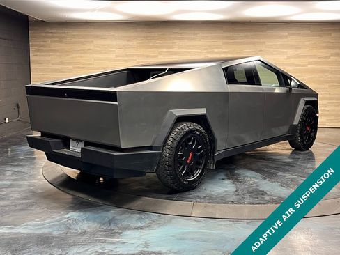 Used 2024 Tesla Cybertruck AWD Crew Cab image 8