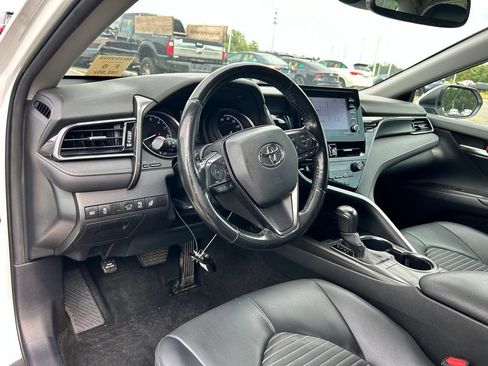 Used 2018 Toyota Camry SE FWD image 9