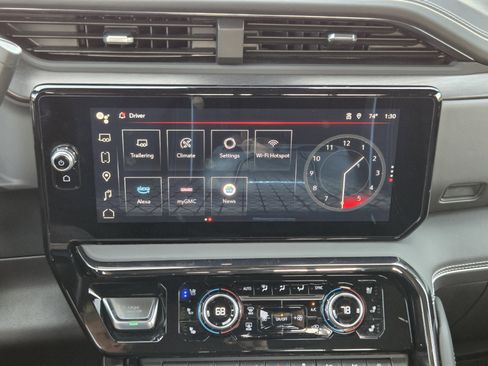 Used 2024 GMC Sierra 2500 AT4X image 25