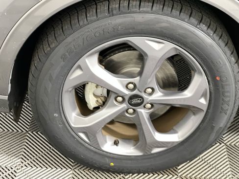 Used 2023 Ford Escape ST-Line FWD image 11