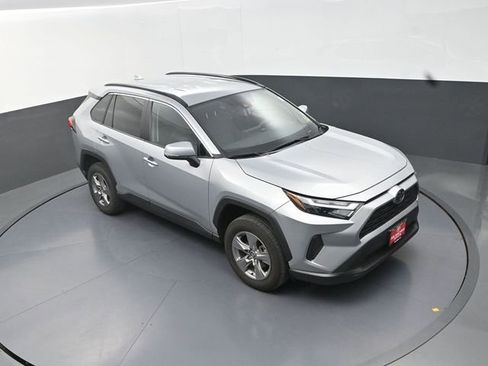 Used 2025 Toyota RAV4 XLE AWD/4WD image 22