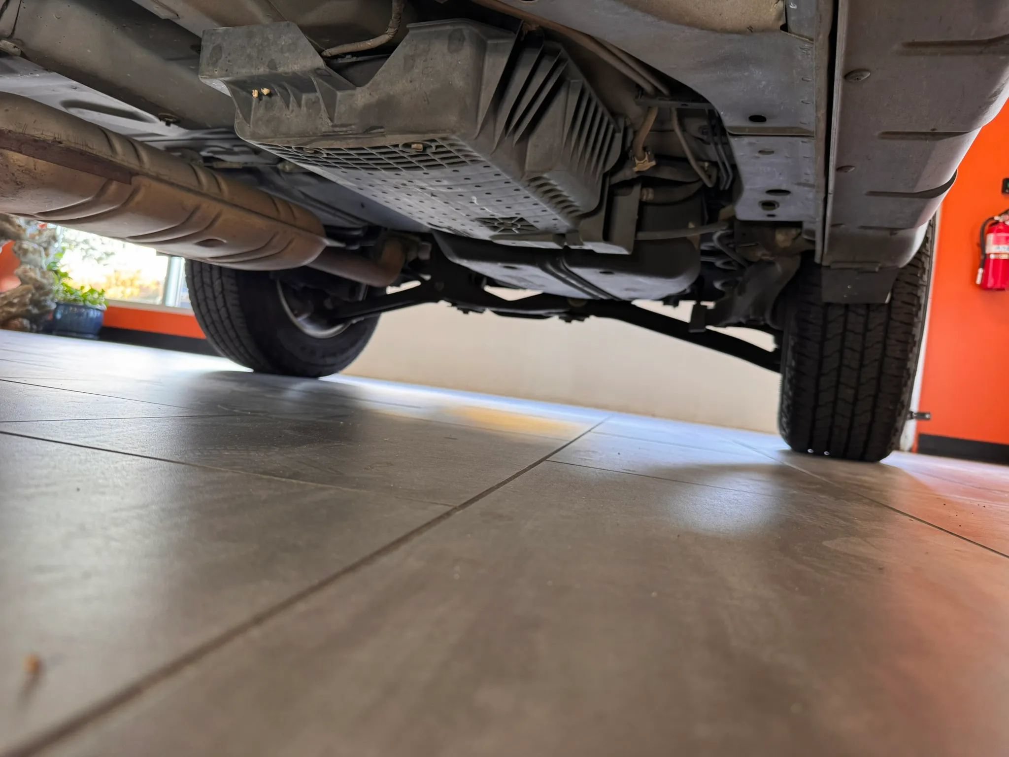 Used 2012 Ford Escape Limited w/ Class II Trailer Tow Pkg FWD image 13