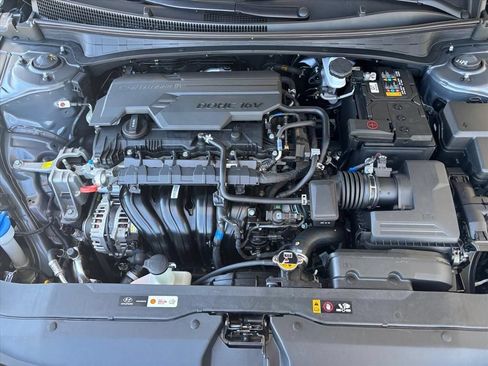 Used 2024 Hyundai Elantra SE FWD image 29