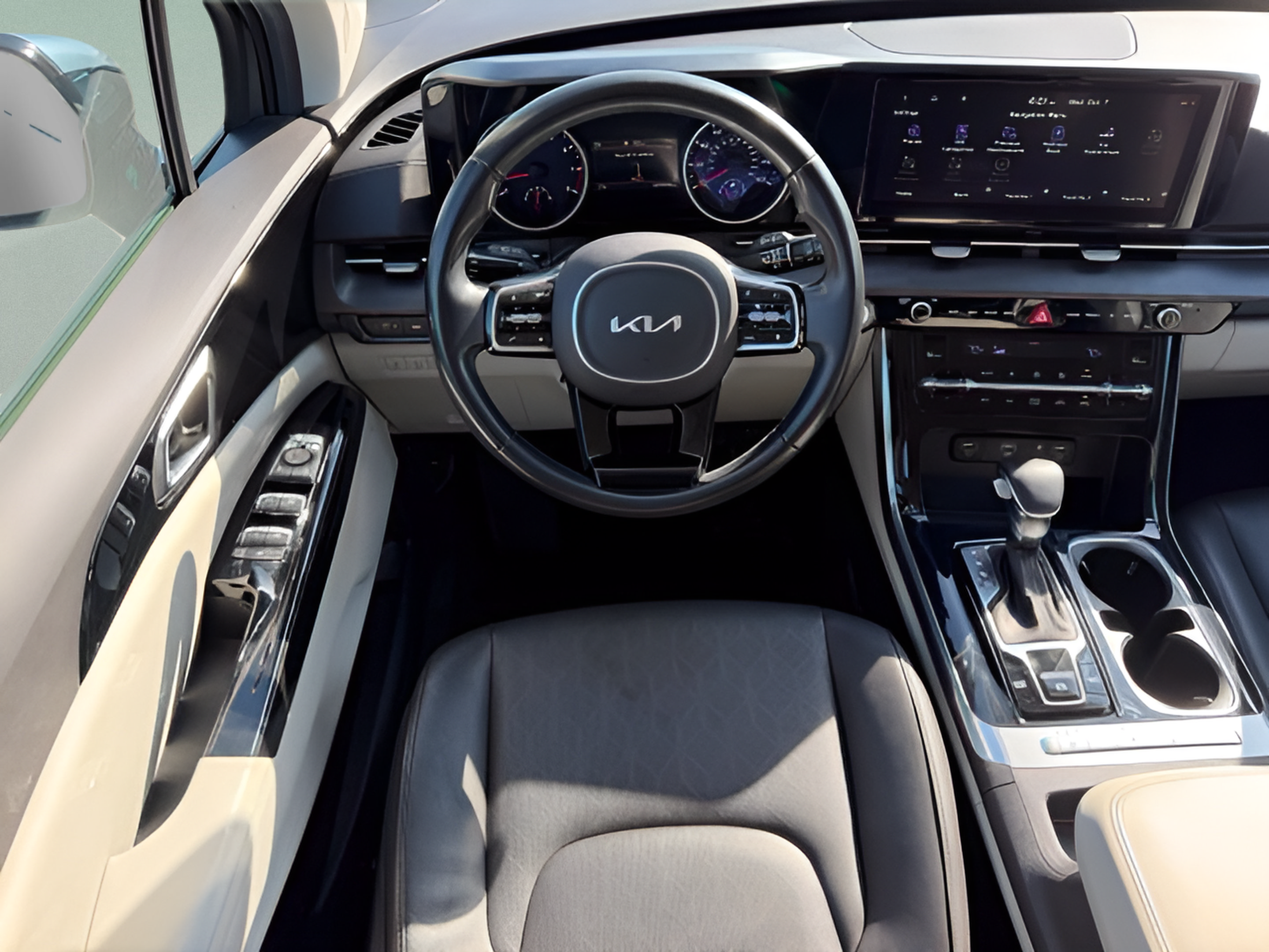 Used 2022 Kia Carnival EX FWD image 10