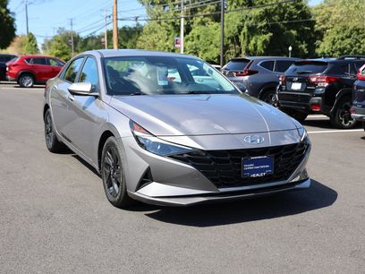 Used 2023 Hyundai Elantra SEL w/ Cargo Package