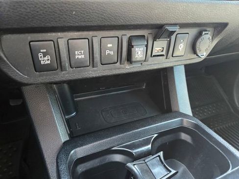 Used 2021 Toyota Tacoma TRD Off-Road w/ TRD Premium Off Road Package AWD/4WD image 22