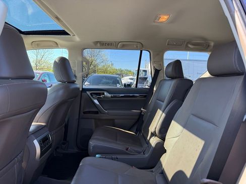 Used 2018 Lexus GX 460 Premium AWD/4WD image 14