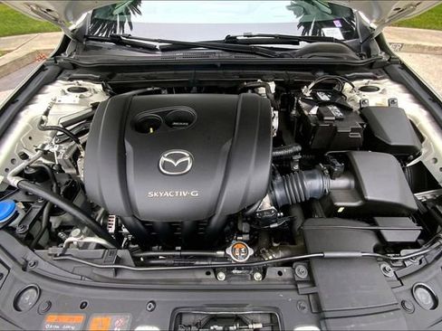 Used 2019 MAZDA MAZDA3 Hatchback w/ Premium Package image 10