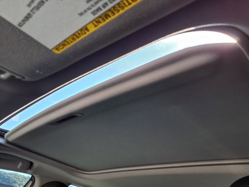 Used 2022 Toyota Camry XLE image 25