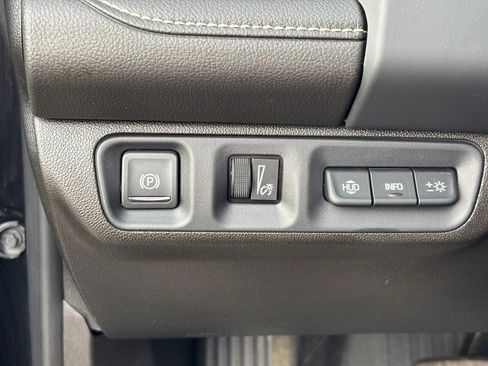 Used 2023 GMC Acadia Denali w/ Black Diamond Edition image 26