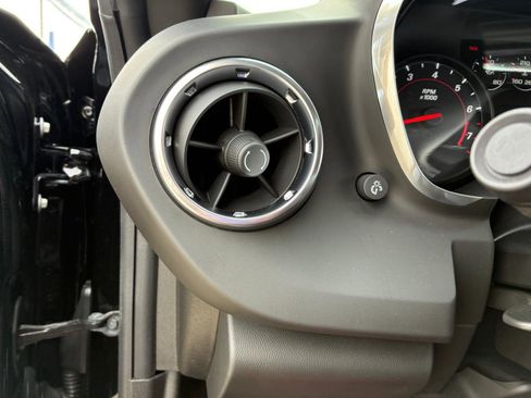 Used 2018 Chevrolet Camaro SS RWD image 23