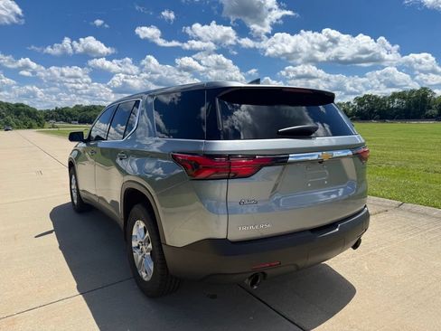 Used 2023 Chevrolet Traverse LS w/ Safety Package FWD image 7