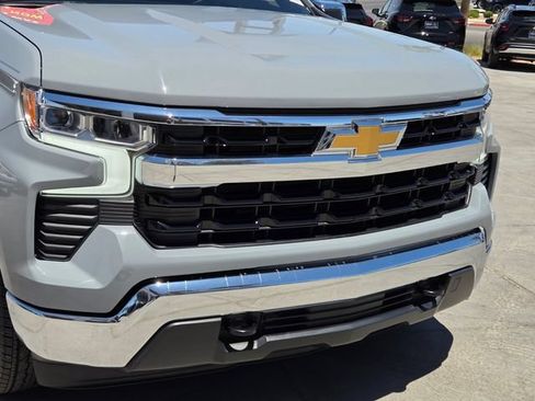 Certified 2024 Chevrolet Silverado 1500 LT w/ Convenience Package II AWD/4WD image 8
