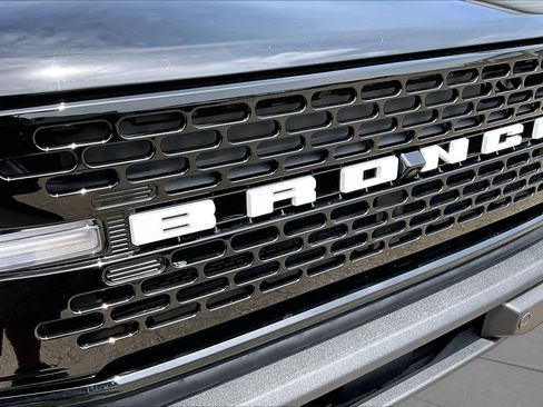 Used 2025 Ford Bronco Outer Banks AWD/4WD image 35