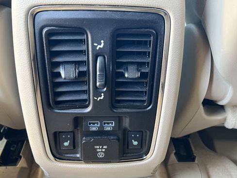 Used 2020 Jeep Grand Cherokee Overland image 34