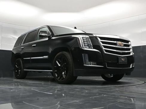 Used 2019 Cadillac Escalade Luxury AWD/4WD image 64
