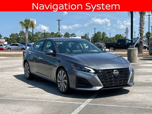 Used 2023 Nissan Altima 2.5 SL FWD image 9