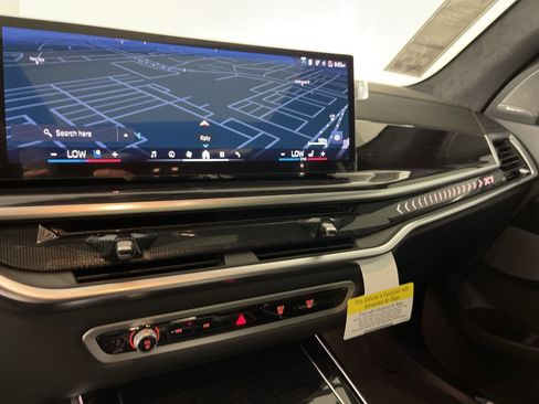 Used 2026 BMW X7 xDrive40i w/ M Sport Package image 28