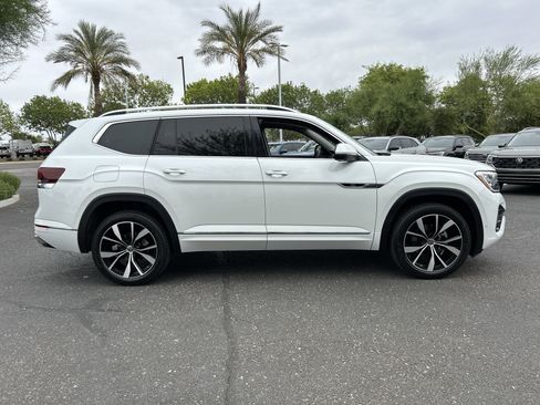 Used 2024 Volkswagen Atlas SEL Premium R-Line AWD/4WD image 5