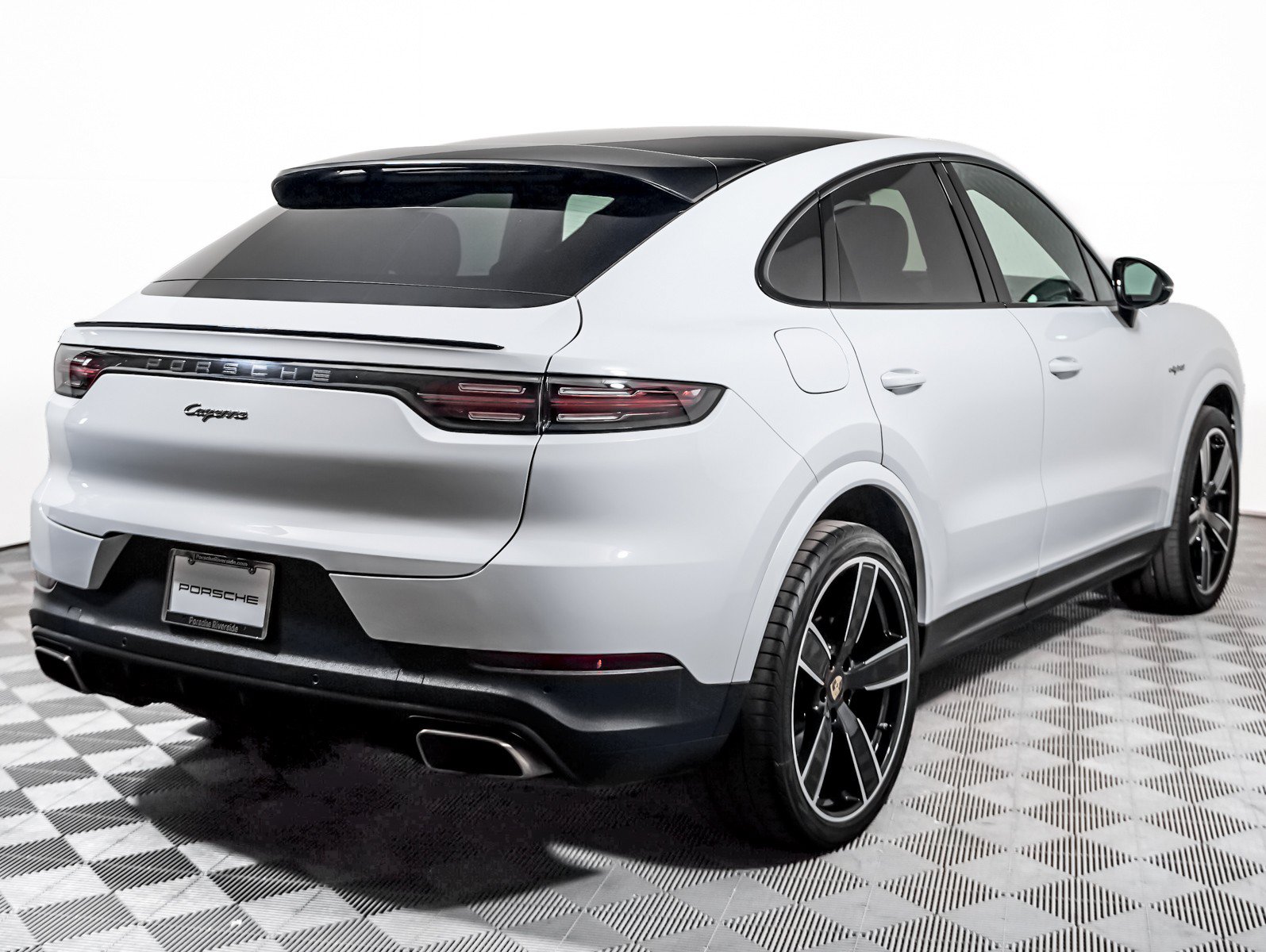 Certified 2023 Porsche Cayenne Coupe AWD/4WD image 10