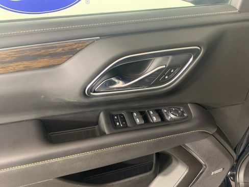 Used 2021 Chevrolet Suburban Premier w/ Premium Package image 15