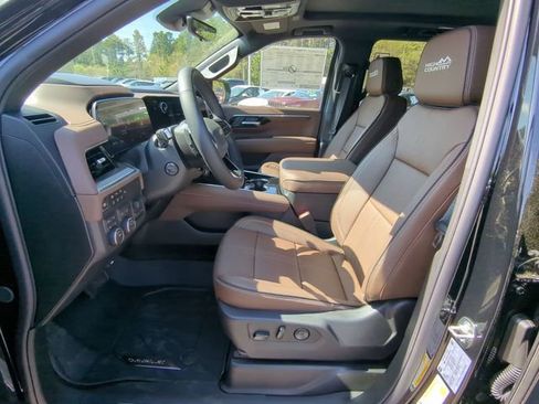 New 2026 Chevrolet Suburban High Country w/ Sun And Tow Package AWD/4WD image 22