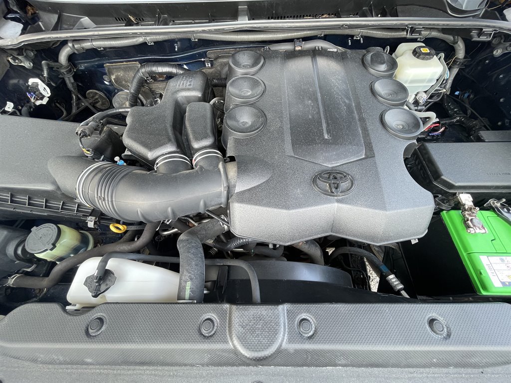 Used 2018 Toyota 4Runner Limited AWD/4WD image 7