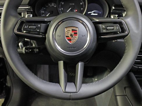 Certified 2026 Porsche Macan AWD/4WD image 21