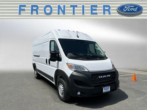 Used 2026 RAM ProMaster 2500 w/ Convenience Group FWD image 8