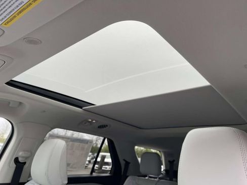 New 2026 Ford Explorer Platinum image 26