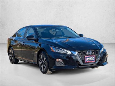 Used 2021 Nissan Altima 2.5 SV image 3