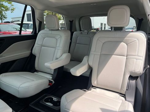 Used 2026 Lincoln Aviator Reserve w/ Luxury Package AWD/4WD image 13