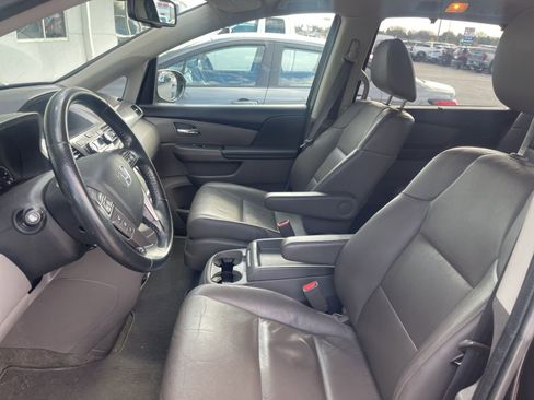 Used 2016 Honda Odyssey Touring image 3
