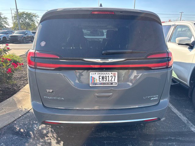 Used 2021 Chrysler Pacifica Limited AWD/4WD image 3