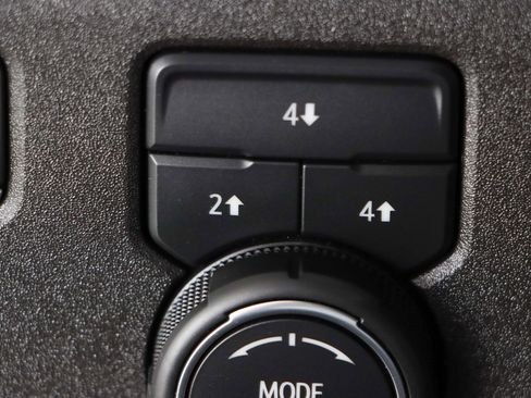 Used 2024 Chevrolet Silverado 3500 LT image 21