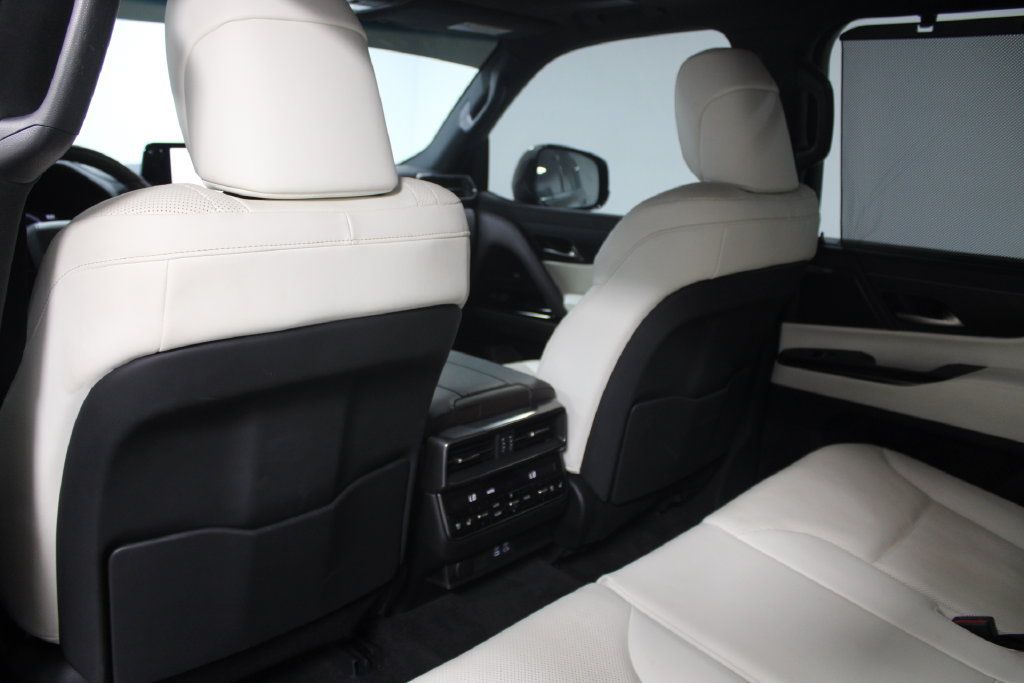 Used 2024 Lexus LX 600 4WD w/ Luxury Package image 27