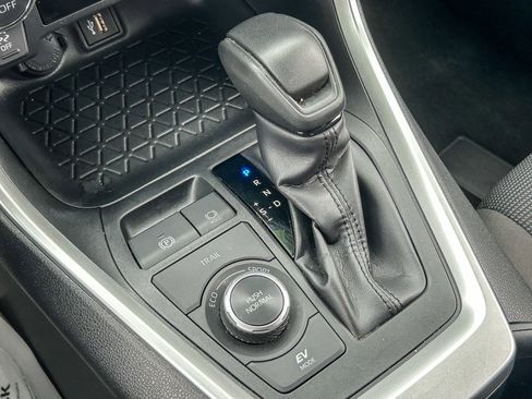 Used 2024 Toyota RAV4 LE image 19